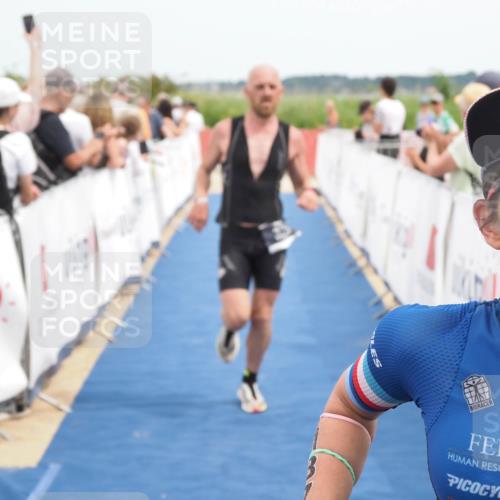 22.06.2025 - Viking Triathlon MichiJ http://msf.ph/oto/8120186 22.06.2025 14:59:09 Ziel 137, 325 meine-sportfotos.de