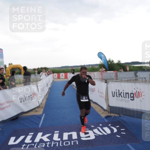 22.06.2025 - Viking Triathlon MichiJ http://msf.ph/oto/8120217 22.06.2025 16:30:24 Ziel 83 meine-sportfotos.de