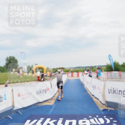 22.06.2025 - Viking Triathlon MichiJ http://msf.ph/oto/8120408 22.06.2025 17:03:31 Ziel 333 meine-sportfotos.de