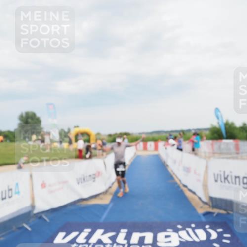 22.06.2025 - Viking Triathlon MichiJ http://msf.ph/oto/8120415 22.06.2025 17:03:31 Ziel 333 meine-sportfotos.de