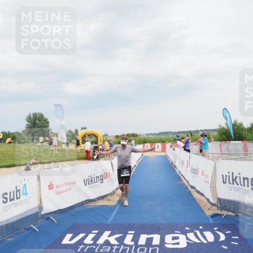 22.06.2025 - Viking Triathlon MichiJ http://msf.ph/oto/8120445 22.06.2025 17:03:31 Ziel 333 meine-sportfotos.de