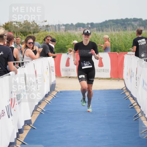 22.06.2025 - Viking Triathlon MichiJ http://msf.ph/oto/8120497 22.06.2025 15:12:02 Ziel 549 meine-sportfotos.de