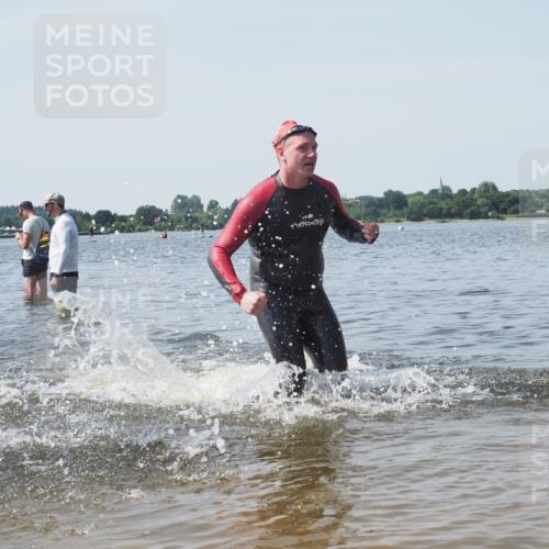 22.06.2025 - Viking Triathlon KatJ http://msf.ph/oto/8120515 22.06.2025 10:48:58 Schwimmen 166, 353, 607 meine-sportfotos.de