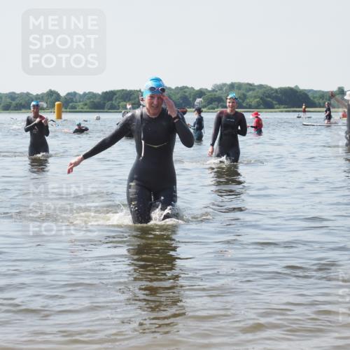 22.06.2025 - Viking Triathlon KatJ http://msf.ph/oto/8120543 22.06.2025 10:49:11 Schwimmen 155, 317, 353 meine-sportfotos.de
