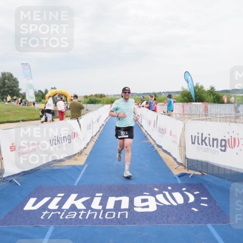 22.06.2025 - Viking Triathlon MichiJ http://msf.ph/oto/8120850 22.06.2025 17:04:34 Ziel 257 meine-sportfotos.de