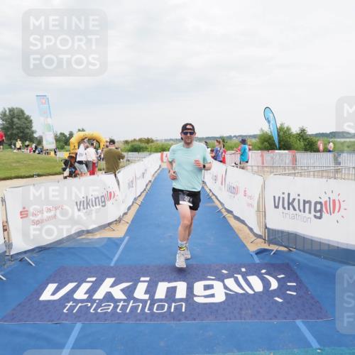 22.06.2025 - Viking Triathlon MichiJ http://msf.ph/oto/8120864 22.06.2025 17:04:34 Ziel 257 meine-sportfotos.de