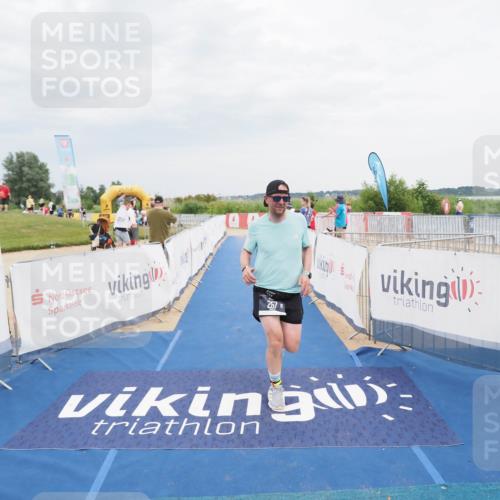 22.06.2025 - Viking Triathlon MichiJ http://msf.ph/oto/8120880 22.06.2025 17:04:35 Ziel 257 meine-sportfotos.de