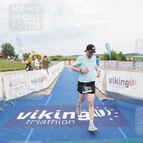 22.06.2025 - Viking Triathlon MichiJ http://msf.ph/oto/8120891 22.06.2025 17:04:35 Ziel 257 meine-sportfotos.de