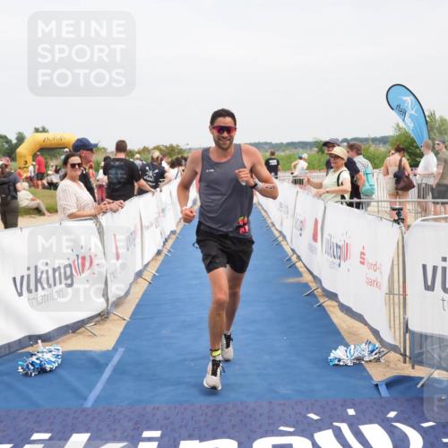 22.06.2025 - Viking Triathlon MichiJ http://msf.ph/oto/8120894 22.06.2025 15:12:29 Ziel 643 meine-sportfotos.de