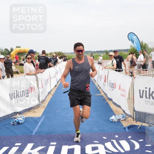 22.06.2025 - Viking Triathlon MichiJ http://msf.ph/oto/8120911 22.06.2025 15:12:29 Ziel 643 meine-sportfotos.de