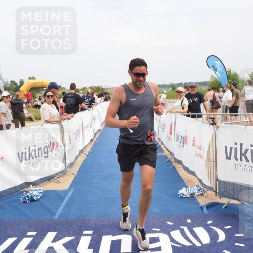 22.06.2025 - Viking Triathlon MichiJ http://msf.ph/oto/8120919 22.06.2025 15:12:29 Ziel 643 meine-sportfotos.de