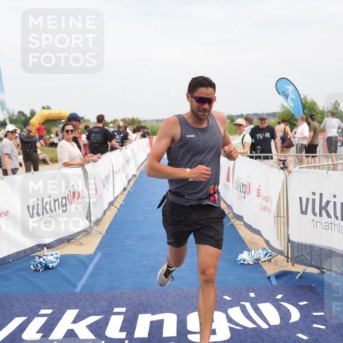 22.06.2025 - Viking Triathlon MichiJ http://msf.ph/oto/8120926 22.06.2025 15:12:29 Ziel 643 meine-sportfotos.de