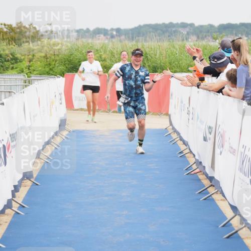 22.06.2025 - Viking Triathlon MichiJ http://msf.ph/oto/8120934 22.06.2025 17:04:43 Ziel 466 meine-sportfotos.de