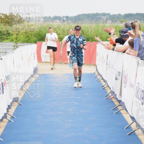 22.06.2025 - Viking Triathlon MichiJ http://msf.ph/oto/8120943 22.06.2025 17:04:43 Ziel 466 meine-sportfotos.de