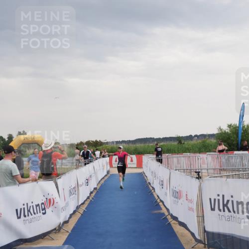 22.06.2025 - Viking Triathlon MichiJ http://msf.ph/oto/8120998 22.06.2025 16:35:29 Ziel 472 meine-sportfotos.de
