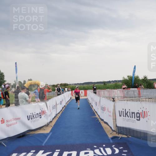 22.06.2025 - Viking Triathlon MichiJ http://msf.ph/oto/8121028 22.06.2025 16:35:30 Ziel 472 meine-sportfotos.de