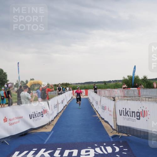 22.06.2025 - Viking Triathlon MichiJ http://msf.ph/oto/8121039 22.06.2025 16:35:30 Ziel 472 meine-sportfotos.de