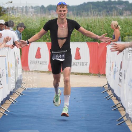 22.06.2025 - Viking Triathlon MichiJ http://msf.ph/oto/8121078 22.06.2025 14:59:44 Ziel 203 meine-sportfotos.de