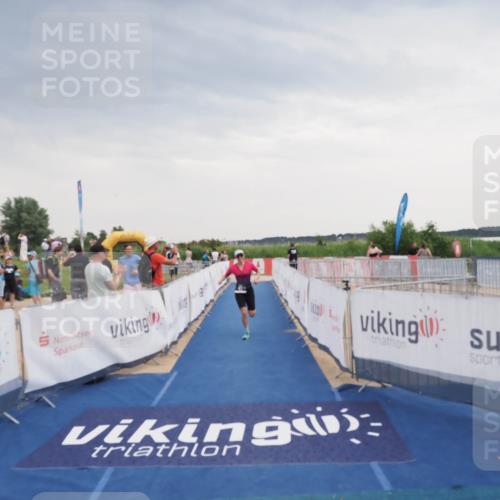 22.06.2025 - Viking Triathlon MichiJ http://msf.ph/oto/8121124 22.06.2025 16:35:31 Ziel 472 meine-sportfotos.de