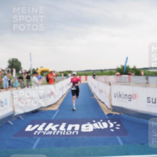 22.06.2025 - Viking Triathlon MichiJ http://msf.ph/oto/8121173 22.06.2025 16:35:31 Ziel 472 meine-sportfotos.de