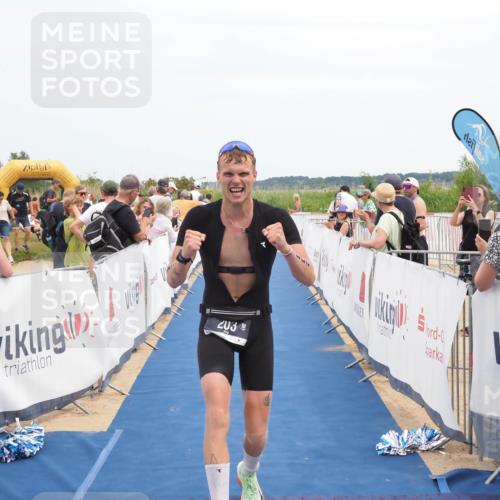 22.06.2025 - Viking Triathlon MichiJ http://msf.ph/oto/8121293 22.06.2025 14:59:47 Ziel 203 meine-sportfotos.de
