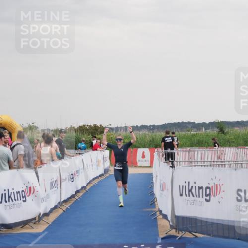 22.06.2025 - Viking Triathlon MichiJ http://msf.ph/oto/8121397 22.06.2025 16:36:21 Ziel 244 meine-sportfotos.de