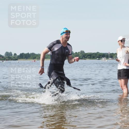 22.06.2025 - Viking Triathlon KatJ http://msf.ph/oto/8121648 22.06.2025 10:50:30 Schwimmen 24, 48, 202, 402, 418, 463, 533 meine-sportfotos.de