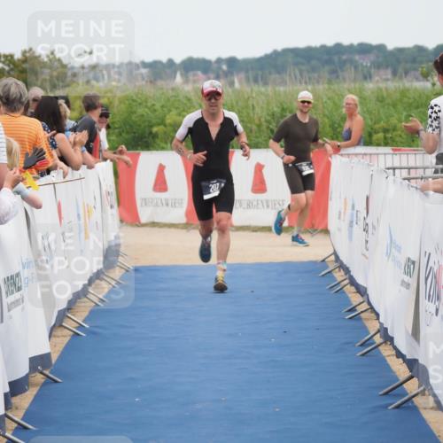22.06.2025 - Viking Triathlon MichiJ http://msf.ph/oto/8121785 22.06.2025 15:00:18 Ziel 207 meine-sportfotos.de