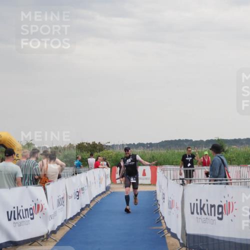 22.06.2025 - Viking Triathlon MichiJ http://msf.ph/oto/8121811 22.06.2025 16:36:44 Ziel 48 meine-sportfotos.de