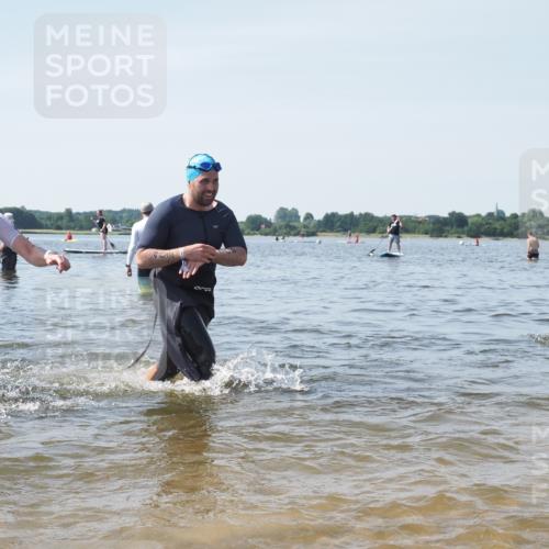 22.06.2025 - Viking Triathlon KatJ http://msf.ph/oto/8121912 22.06.2025 10:50:45 Schwimmen 48, 202, 402, 418, 533 meine-sportfotos.de
