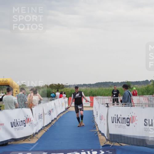 22.06.2025 - Viking Triathlon MichiJ http://msf.ph/oto/8121916 22.06.2025 16:36:45 Ziel 48, 240 meine-sportfotos.de