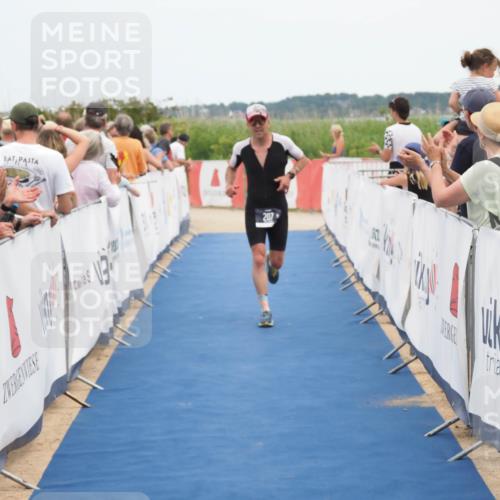 22.06.2025 - Viking Triathlon MichiJ http://msf.ph/oto/8122039 22.06.2025 15:00:21 Ziel 207 meine-sportfotos.de