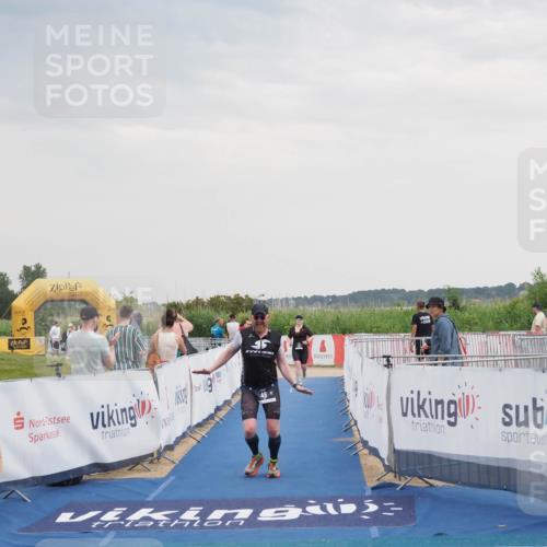 22.06.2025 - Viking Triathlon MichiJ http://msf.ph/oto/8122105 22.06.2025 16:36:47 Ziel 48, 240 meine-sportfotos.de
