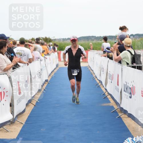 22.06.2025 - Viking Triathlon MichiJ http://msf.ph/oto/8122130 22.06.2025 15:00:22 Ziel 207 meine-sportfotos.de