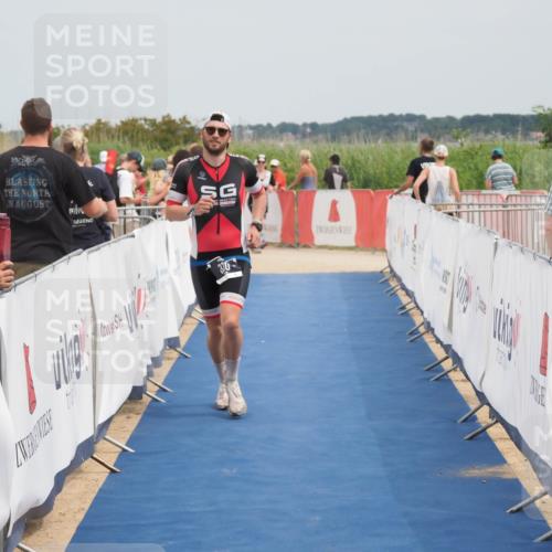 22.06.2025 - Viking Triathlon MichiJ http://msf.ph/oto/8122135 22.06.2025 15:13:32 Ziel 330 meine-sportfotos.de