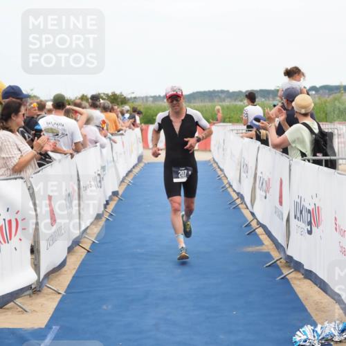 22.06.2025 - Viking Triathlon MichiJ http://msf.ph/oto/8122136 22.06.2025 15:00:22 Ziel 207 meine-sportfotos.de