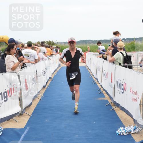 22.06.2025 - Viking Triathlon MichiJ http://msf.ph/oto/8122158 22.06.2025 15:00:23 Ziel 207 meine-sportfotos.de