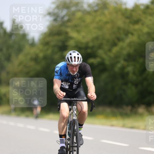 22.06.2025 - Viking Triathlon Yannick Fuchs http://msf.ph/oto/8122191 22.06.2025 11:49:17 Radfahren 405, 433, 477, 634 meine-sportfotos.de