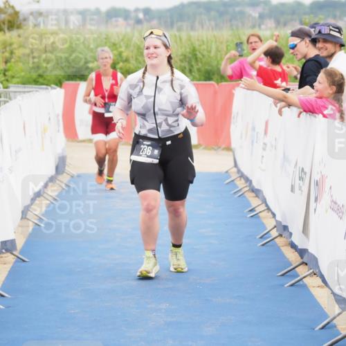 22.06.2025 - Viking Triathlon MichiJ http://msf.ph/oto/8122249 22.06.2025 17:07:18 Ziel 236 meine-sportfotos.de