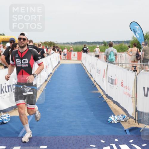 22.06.2025 - Viking Triathlon MichiJ http://msf.ph/oto/8122332 22.06.2025 15:13:34 Ziel 330 meine-sportfotos.de