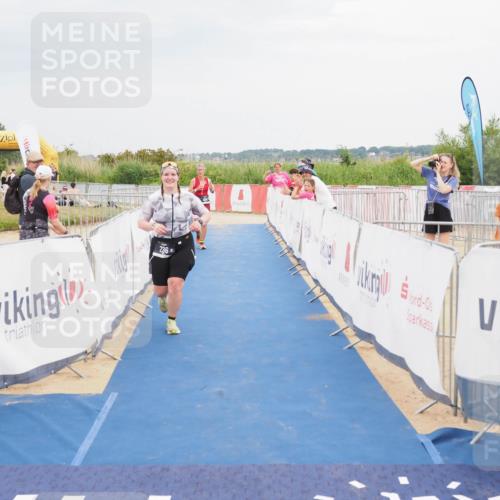 22.06.2025 - Viking Triathlon MichiJ http://msf.ph/oto/8122455 22.06.2025 17:07:20 Ziel 236, 484 meine-sportfotos.de