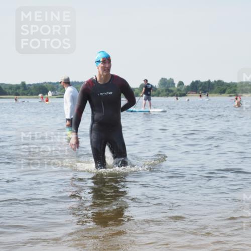 22.06.2025 - Viking Triathlon KatJ http://msf.ph/oto/8122457 22.06.2025 10:51:36 Schwimmen 292, 422 meine-sportfotos.de