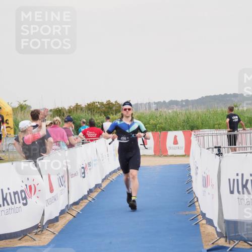 22.06.2025 - Viking Triathlon MichiJ http://msf.ph/oto/8122599 22.06.2025 16:38:26 Ziel 496 meine-sportfotos.de