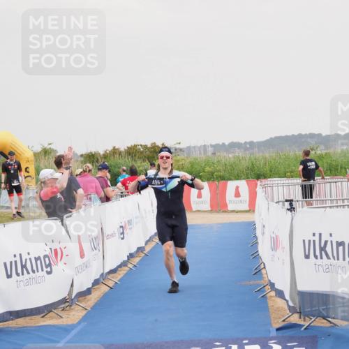 22.06.2025 - Viking Triathlon MichiJ http://msf.ph/oto/8122639 22.06.2025 16:38:27 Ziel 496 meine-sportfotos.de