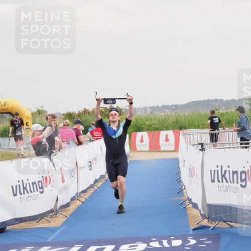 22.06.2025 - Viking Triathlon MichiJ http://msf.ph/oto/8122672 22.06.2025 16:38:27 Ziel 496 meine-sportfotos.de