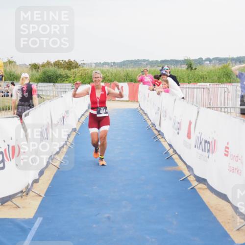 22.06.2025 - Viking Triathlon MichiJ http://msf.ph/oto/8122678 22.06.2025 17:07:23 Ziel 236, 484 meine-sportfotos.de