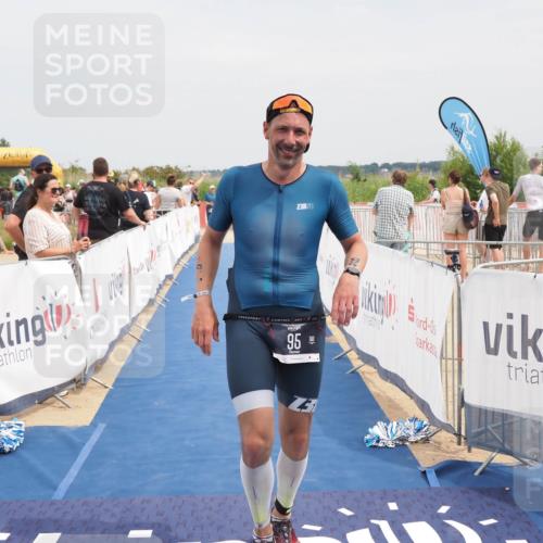 22.06.2025 - Viking Triathlon MichiJ http://msf.ph/oto/8122700 22.06.2025 15:13:47 Ziel 95, 602 meine-sportfotos.de