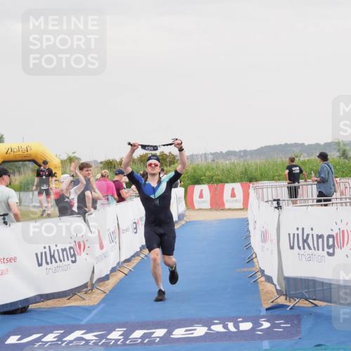 22.06.2025 - Viking Triathlon MichiJ http://msf.ph/oto/8122705 22.06.2025 16:38:28 Ziel 496 meine-sportfotos.de