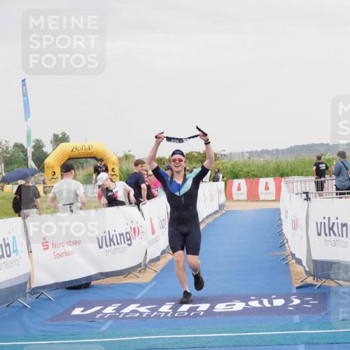 22.06.2025 - Viking Triathlon MichiJ http://msf.ph/oto/8122762 22.06.2025 16:38:28 Ziel 496 meine-sportfotos.de