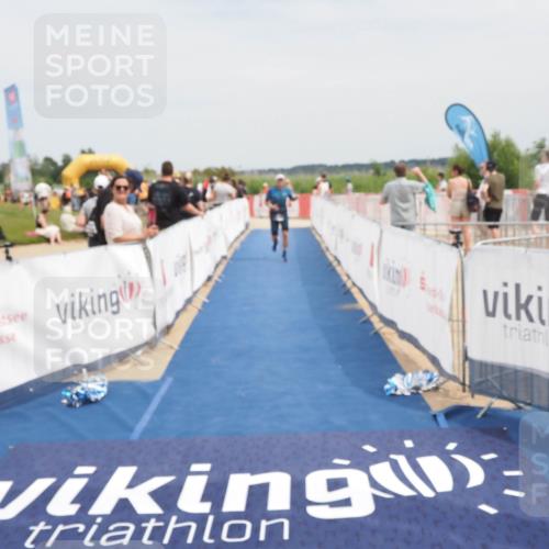 22.06.2025 - Viking Triathlon MichiJ http://msf.ph/oto/8122790 22.06.2025 15:13:53 Ziel 226 meine-sportfotos.de